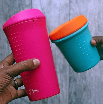 Silicone kids mug featuring a patented stainless-steel ring for grip support.
