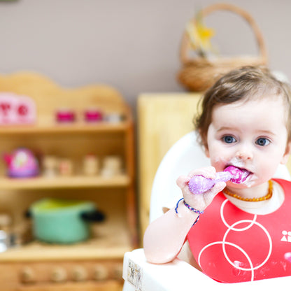 Reusable silicone spoons for babies and toddlers, dishwasher safe.
