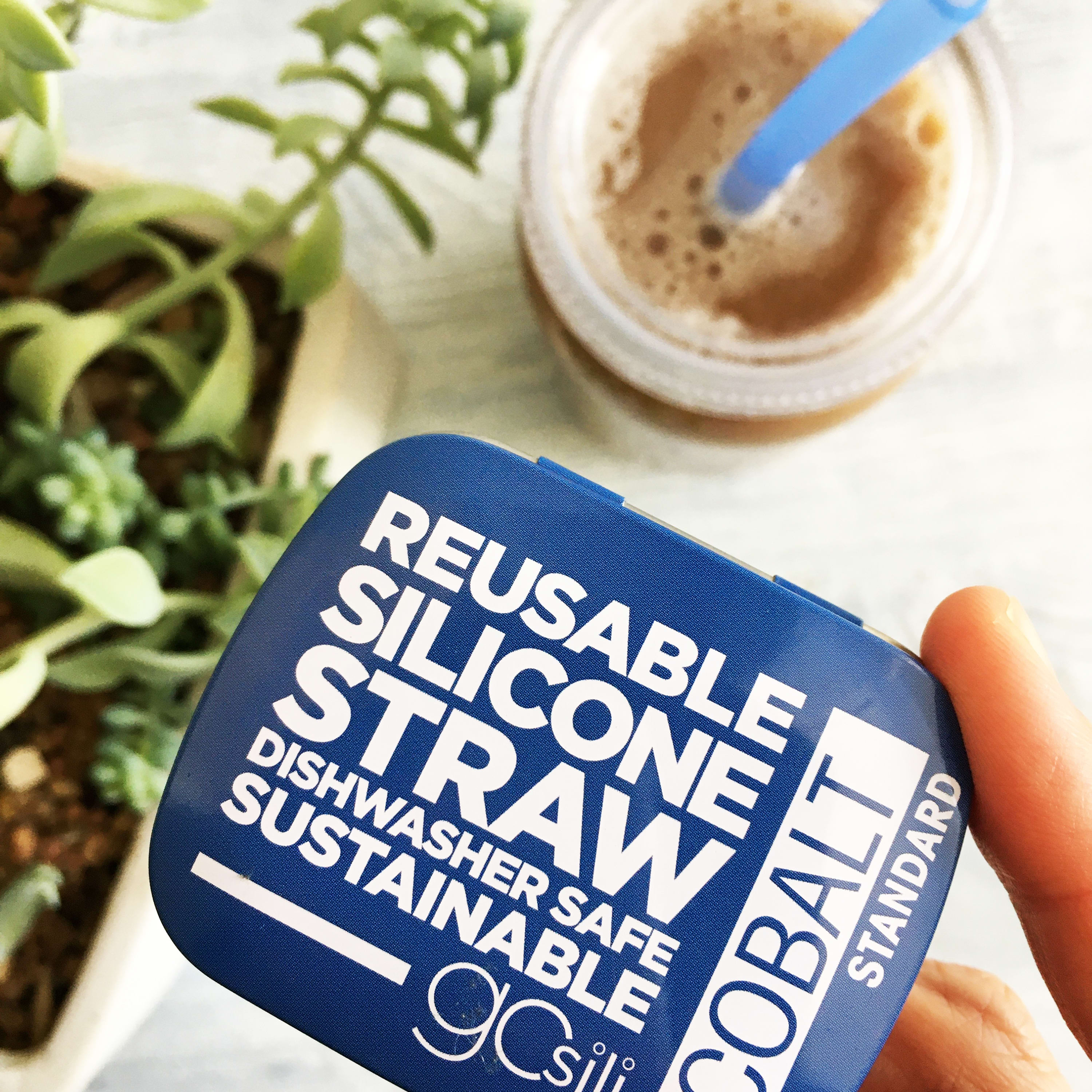 GoSili platinum silicone straw with durable, nontoxic materials and compact aluminum case.